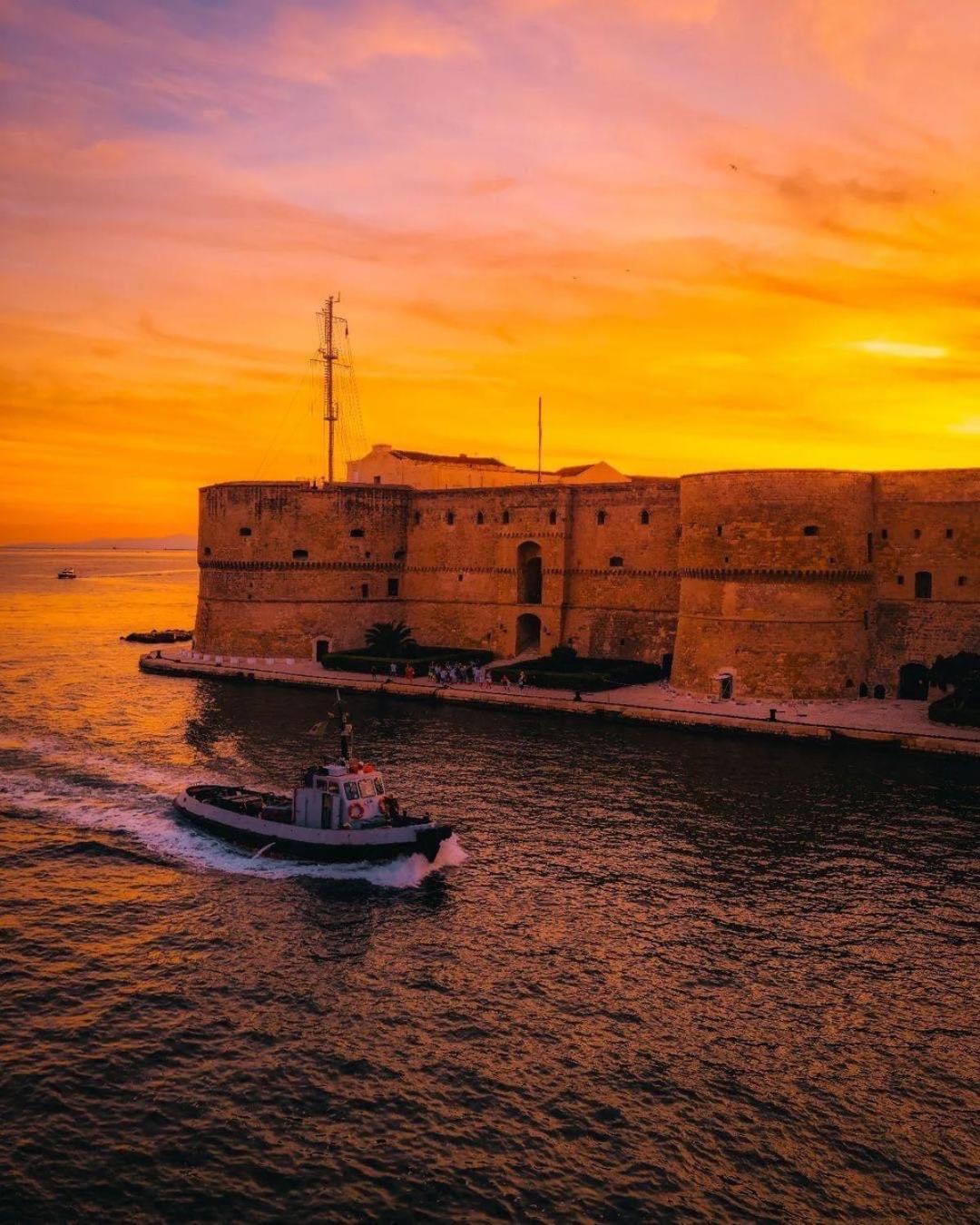Suite Cavour Luxury Home Taranto Eksteriør bilde